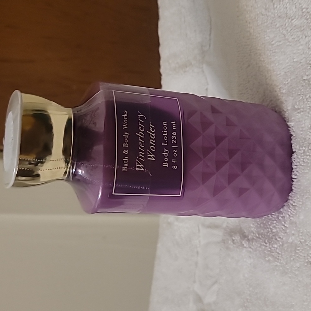 Bath and Body Works Winterberry Wonder body lotion
